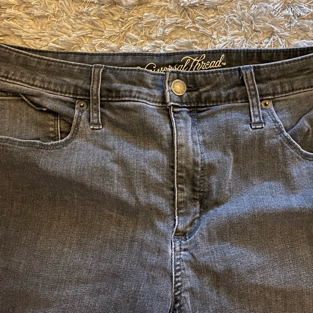 Target- Universal Thread jeans - Picture 3 of 7